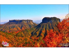 四川七里峡：红叶让山川更美丽