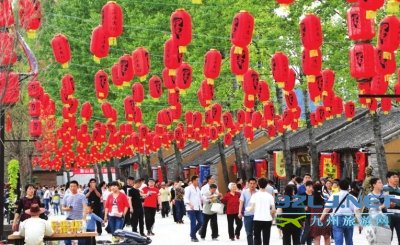 河南鲁山：青山绿水成景点