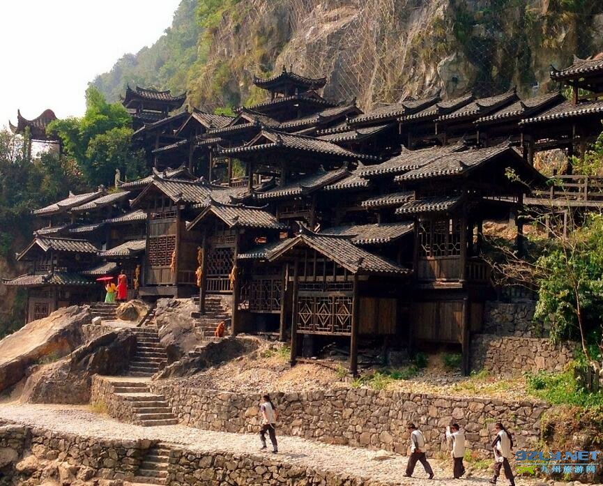 三峡人家 依山傍水 风情如画