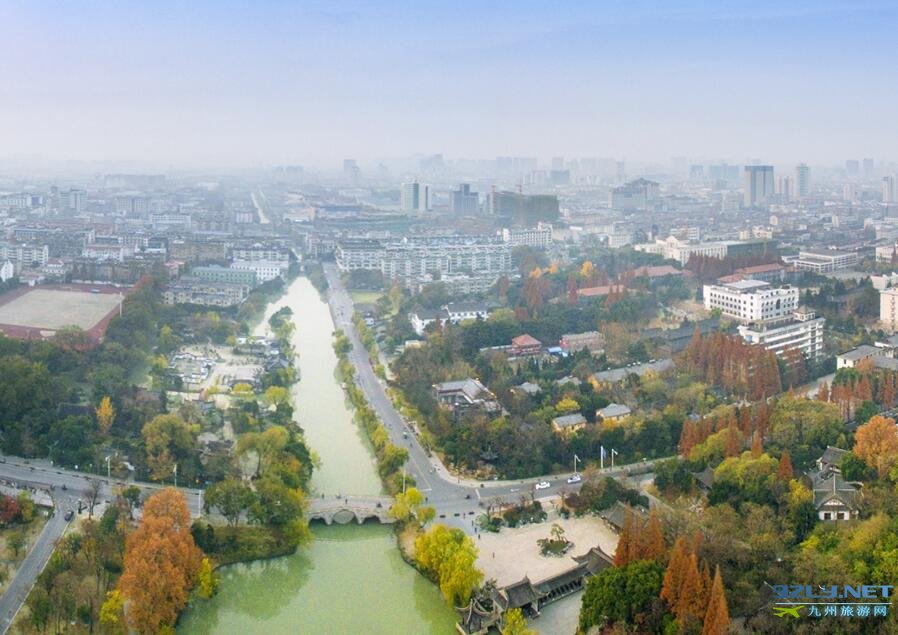 航拍：大雪时节扬州城里秋意浓