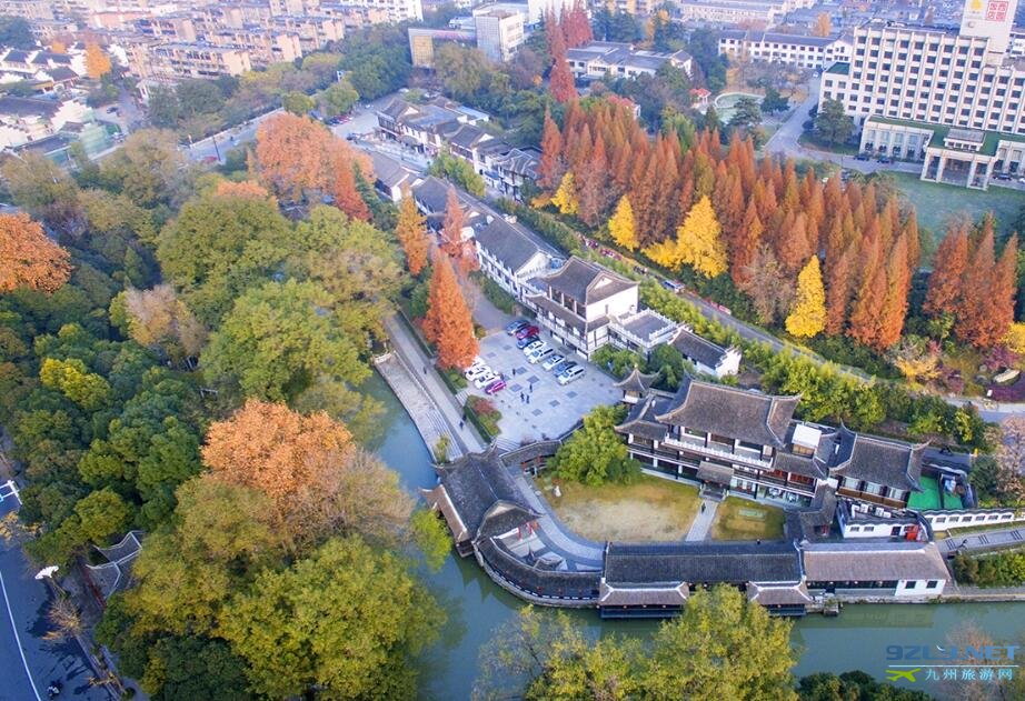 航拍：大雪时节扬州城里秋意浓