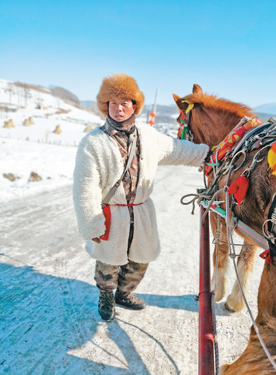 吉林:雪乡旅游 人和马都累坏了